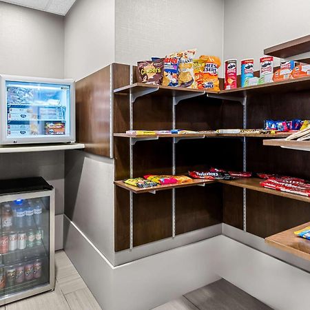 Best Western Plus Airdrie Gateway Bagian luar foto