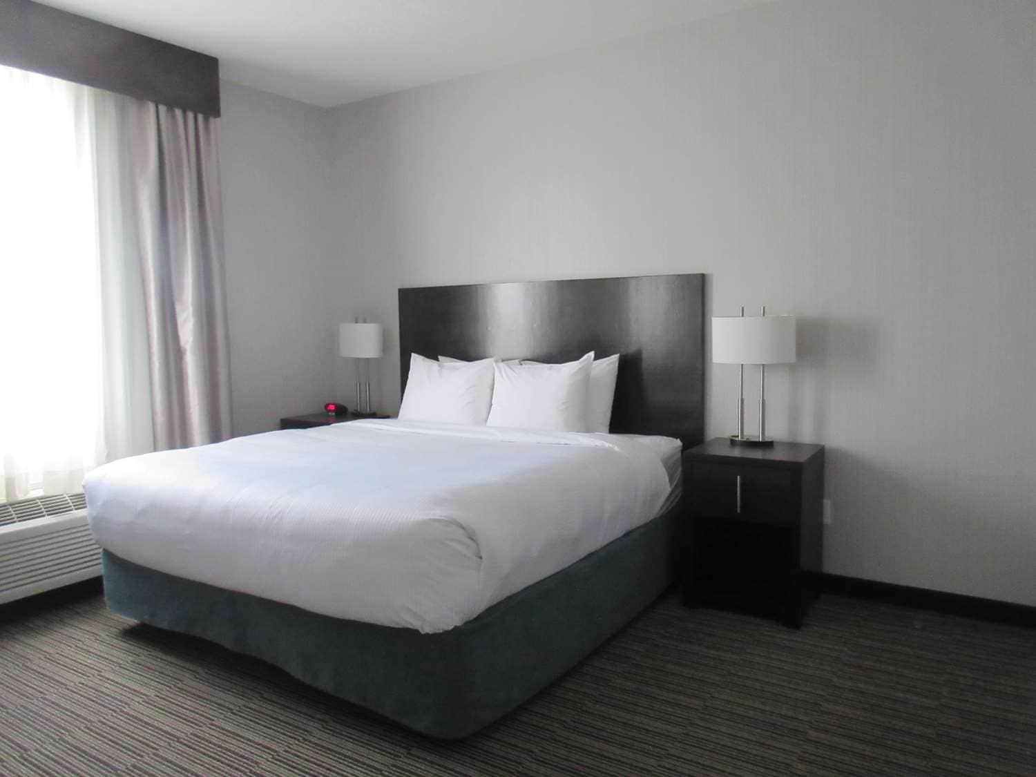 Best Western Plus Airdrie Gateway Bagian luar foto