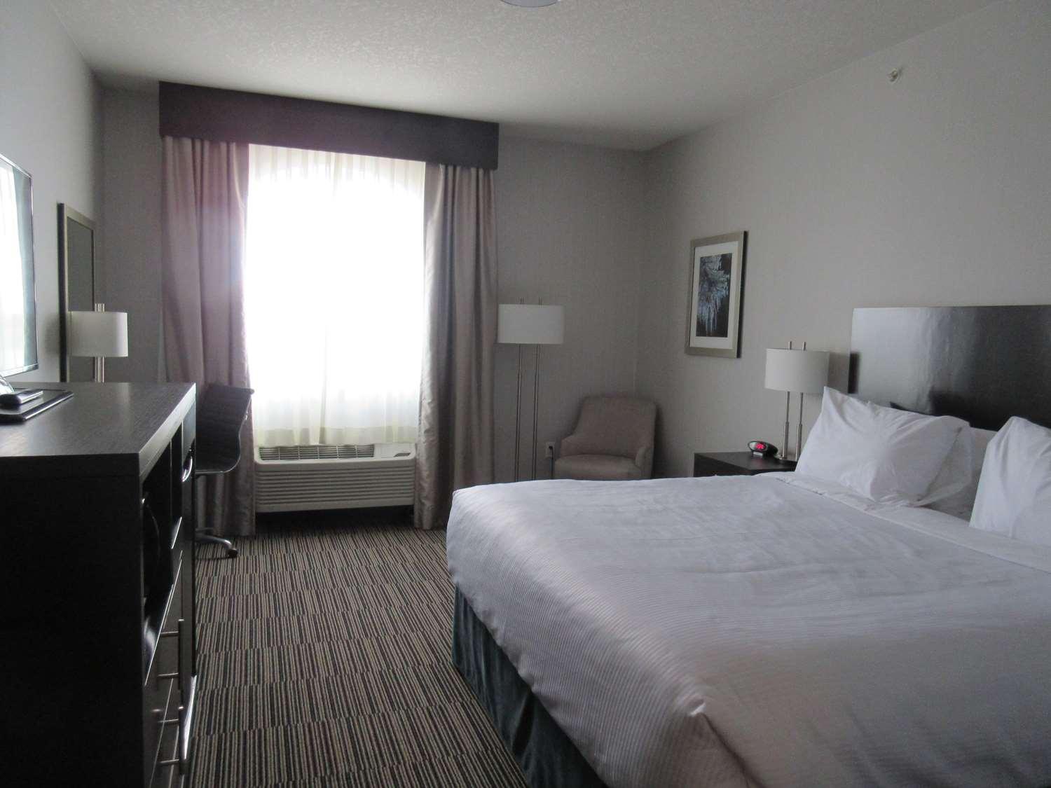 Best Western Plus Airdrie Gateway Bagian luar foto