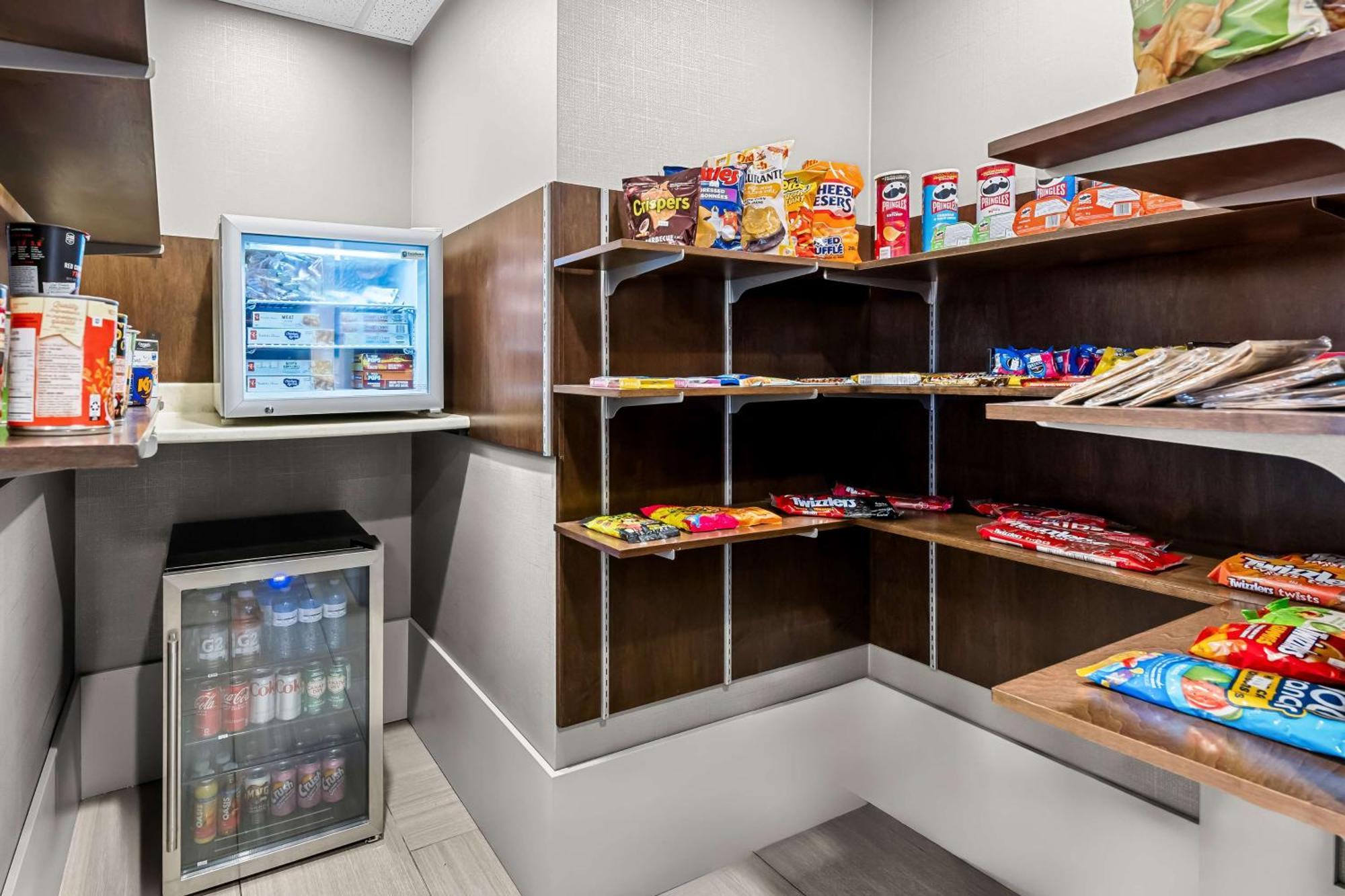 Best Western Plus Airdrie Gateway Bagian luar foto