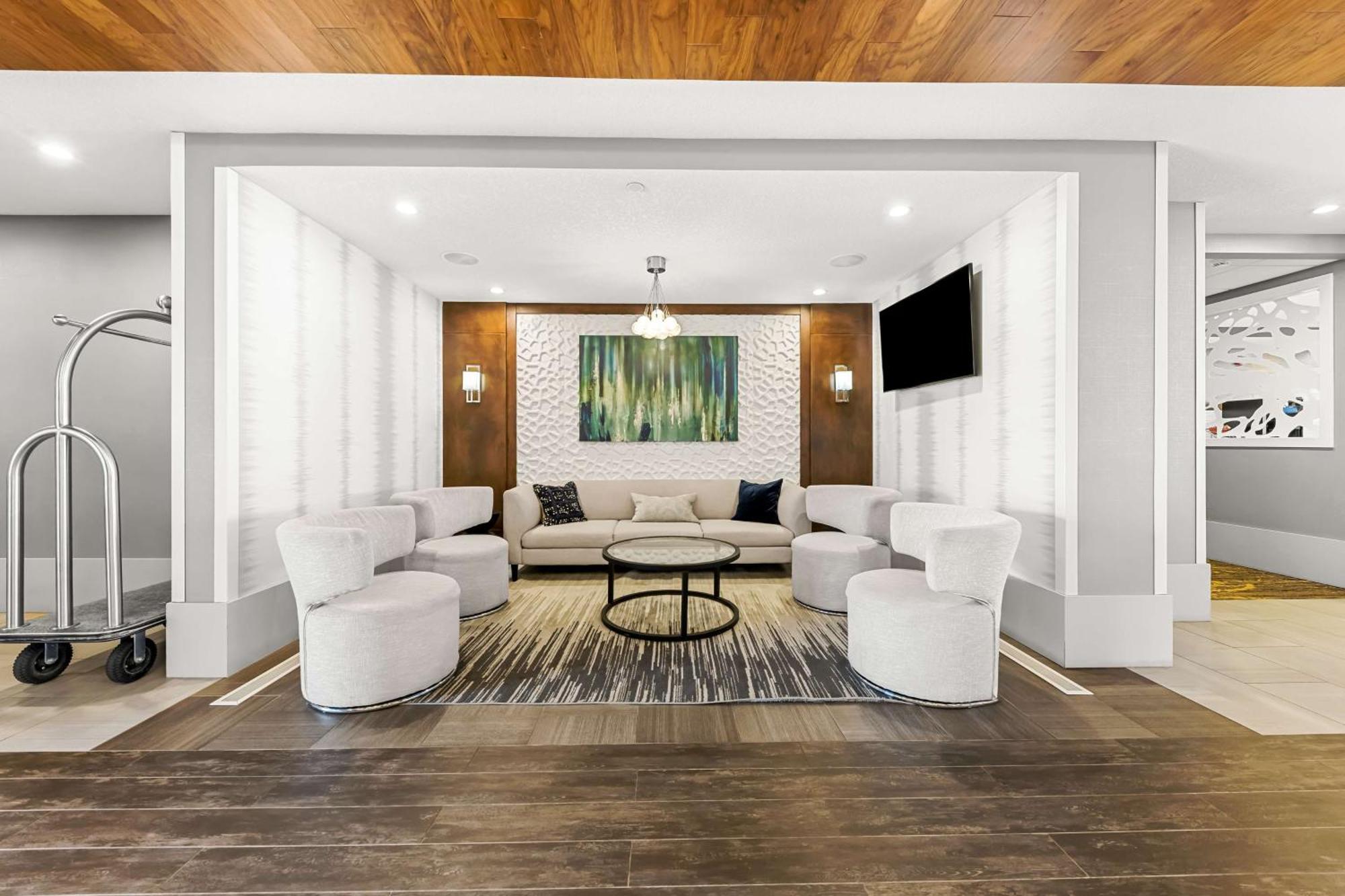 Best Western Plus Airdrie Gateway Bagian luar foto