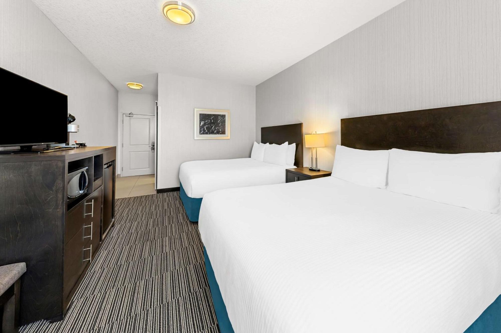 Best Western Plus Airdrie Gateway Bagian luar foto